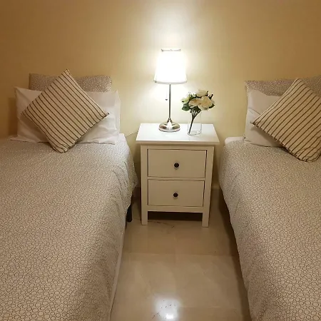 Lujoso Apartamento Con Espectacular Terraza Con Vistas Al Mar En Marbellac