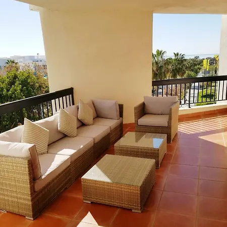 Lujoso Apartamento Con Espectacular Terraza Con Vistas Al Mar En Marbellac